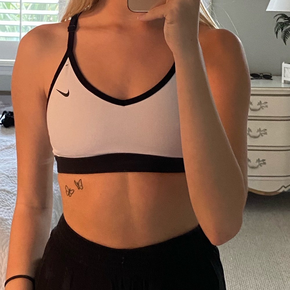 nike sports bra xs